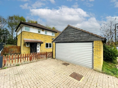 3 bedroom detached house for sale in Tavelhurst, Two Mile Ash, Milton Keynes, MK8