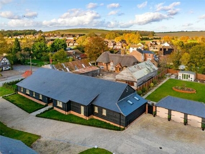 4 Bedroom Barn Conversion For Sale In Totternhoe, Bedfordshire