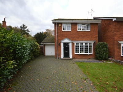 4 bedroom detached house for sale in Compton Avenue, Luton, Bedfordshire, LU4