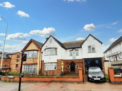4 bedroom detached house for sale in East Park Road, Evington, Leicester, LE5