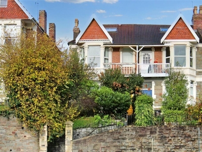 4 bedroom semi-detached house for sale in Bristol Hill, Brislington, BS4