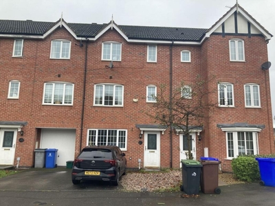 4 bedroom terraced house for rent in Godwin Way, Stoke-on-trent, ST4