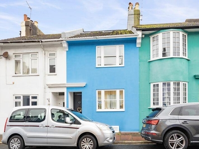 4 bedroom terraced house for sale in Lincoln Street, Hanover, Brighton BN2 9UH, BN2