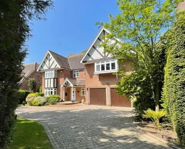 5 bedroom detached house for sale in Wambrook Close, Hutton, Brentwood, CM13
