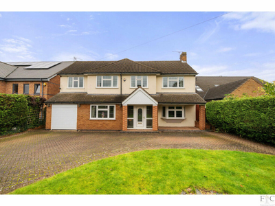 6 bedroom detached house for sale in The Broadway, Oadby, LE2
