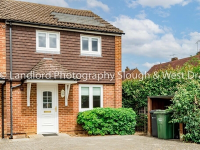 6 bedroom semi-detached house for rent in Broomfield, Guildford, GU2