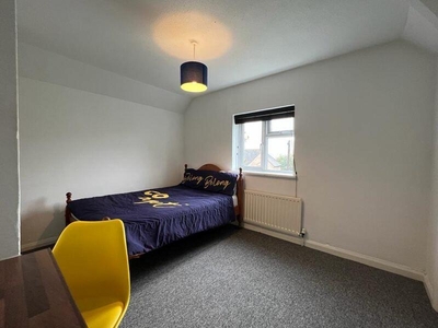 6 bedroom semi-detached house for rent in Hillside, Brighton, BN2