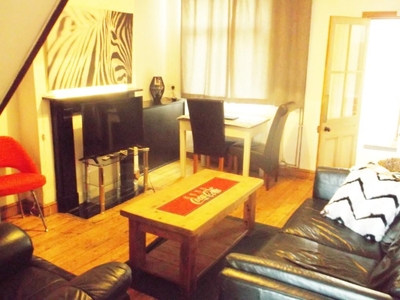 6 bedroom terraced house for rent in Welford Road, Clarendon Park, Leicester, Leicestershire, LE2
