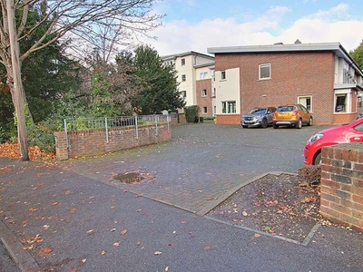 2 bed flat for sale in Extra Care Scheme!% Ownership! Brilliant Facilities!,
SO18, Southampton