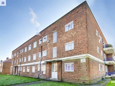 2 bed flat for sale in Hyde Court,
NW9, London