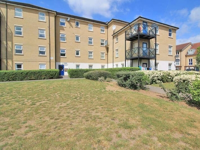 2 bed flat for sale in Norwich Crescent,
RM6, Romford