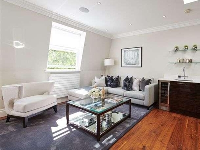 2 bed flat to rent in Garden House,
W2, London