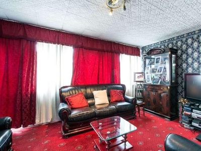 3 bed flat for sale in Clapham Road,
SW8, London
