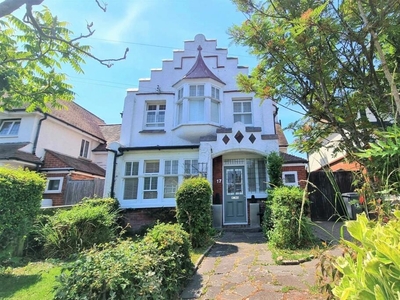 3 bedroom detached house for sale in Glynde Avenue, Eastbourne, BN22 9QE, BN22