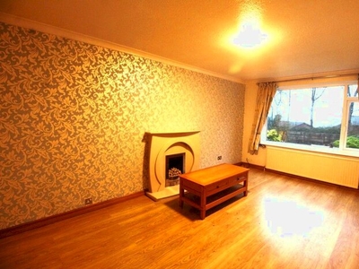 3 Bedroom Semi-Detached House To Rent