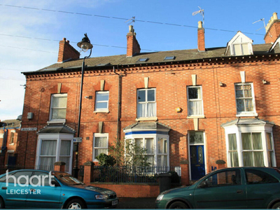 5 bedroom town house for sale in Lincoln Street, Leicester, LE2