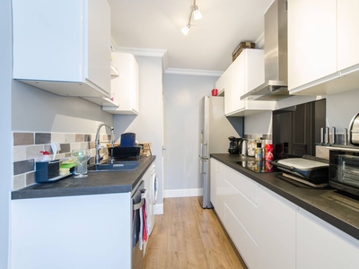 Flat in Cranford Lodge, Southfields, SW19