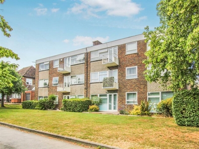 1 bedroom apartment for sale in Hutton Road, Shenfield, Brentwood, CM15