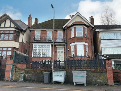 10 bedroom block of apartments for sale in 5 Ashburnham Road, Luton, Bedfordshire, LU1 1JN, LU1