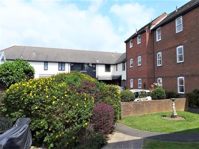 18 Rose Court, Gloucester Road, Littlehampton, West Sussex 1 bedroom to let