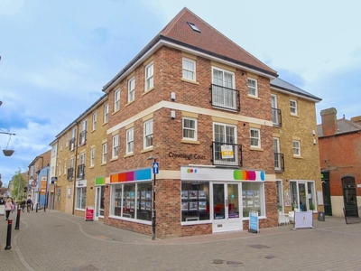 2 bedroom apartment for sale in Hart Street, Brentwood, Essex, CM14
