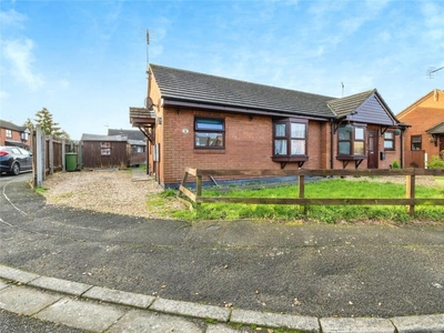 2 bedroom bungalow for sale in St. Catherines Court, Lincoln, Lincolnshire, LN5