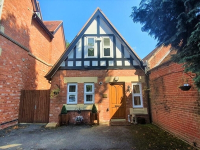 2 bedroom cottage for rent in Davenport Road, Earlsdon, Coventry, CV5