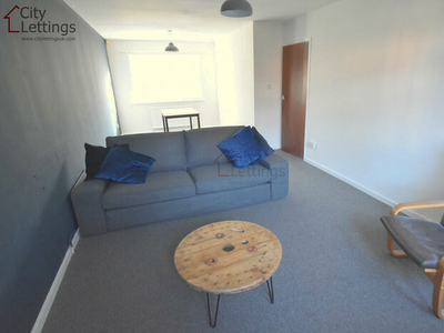 2 Bedroom End Of Terrace House To Rent