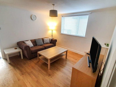 2 bedroom property for rent in Holdenhurst Road, Bournemouth, BH8