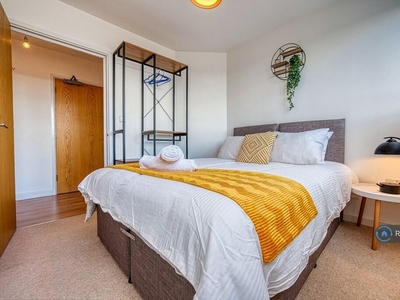 2 bedroom flat for rent in Wella Road, Basingstoke, RG22
