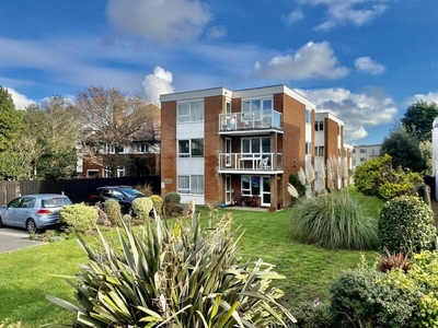 2 bedroom flat for sale in Stourwood Avenue, Southbourne, Bournemouth, BH6