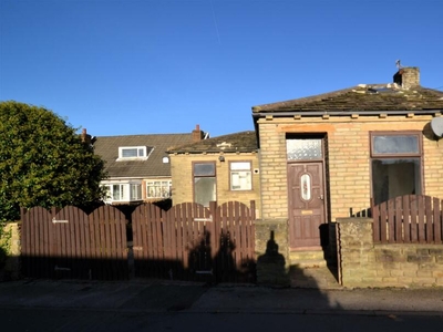 2 bedroom terraced bungalow for sale in Toftshaw Lane, East Bierley, Bradford, BD4