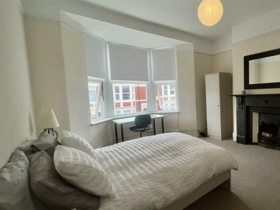 3 bedroom apartment for rent in Shortridge Terrace, Newcastle Upon Tyne, NE2