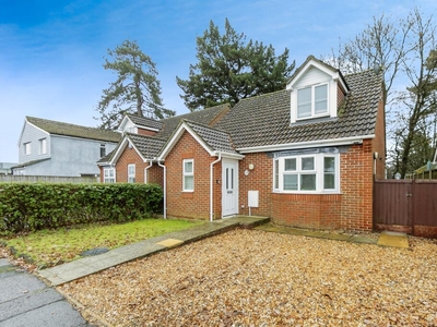 3 bedroom detached house for sale in Francis Avenue, KNIGHTON HEATH, Bournemouth, Dorset, BH11