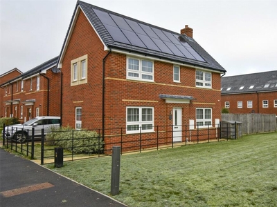 3 bedroom detached house for sale in Geoffrey Close, Bearwood, Bournemouth, Dorset, BH11
