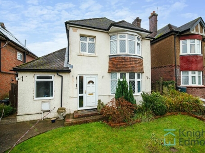 3 bedroom detached house for sale in Loose Road, Maidstone, ME15