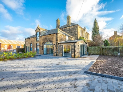 3 bedroom detached house for sale in The Coach House, Rein Road, Morley, Leeds, West Yorkshire, LS27