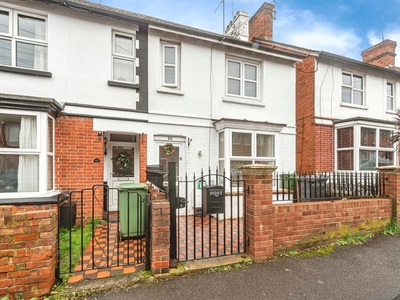 3 bedroom end of terrace house for sale in Alexandra Road, Basingstoke, Hampshire, RG21