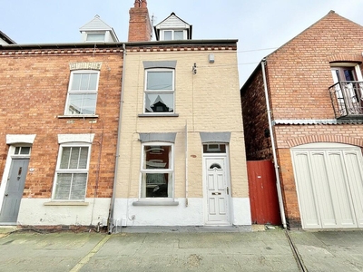 3 bedroom end of terrace house for sale in Hereward Street, Lincoln, LN1