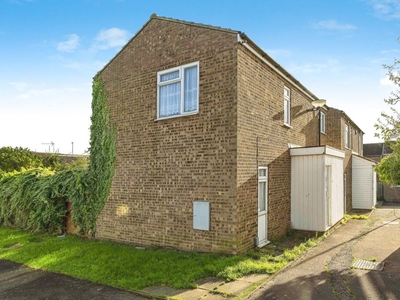 3 bedroom end of terrace house for sale in Winchester Gardens, Luton, Bedfordshire, LU3