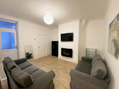 3 bedroom flat for rent in Tavistock Road, Jesmond, NE2