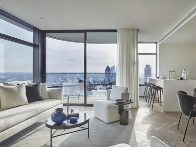 3 bedroom penthouse for sale in Principal Tower, Shoreditch, EC2A