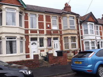 3 bedroom terraced house for rent in GROVE PARK AVENUE, Bristol, BS4