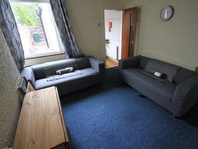3 bedroom terraced house for rent in Hawkins Road, Earlsdon, Coventry, CV5