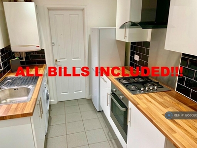 3 bedroom terraced house for rent in Irving Road, Coventry, CV1