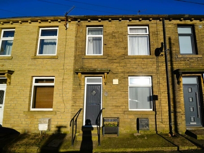 3 bedroom terraced house for sale in Evelyn Terrace, Queensbury, Bradford, BD13