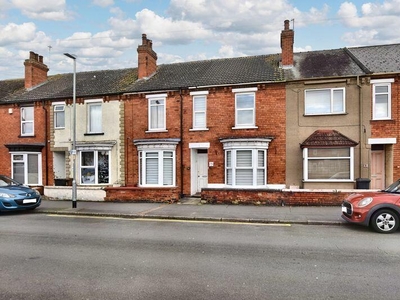3 bedroom terraced house for sale in Sincil Bank, Lincoln, LN5