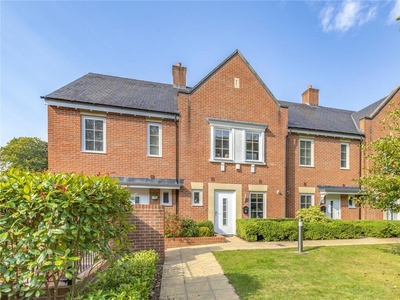 3 bedroom town house for rent in Farley Reach, Chilbolton Avenue, Winchester, Hampshire, SO22
