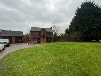 4 bedroom detached house for rent in Broadwell Crescent, Coventry, CV4