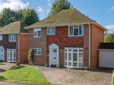4 bedroom detached house for sale in Oakwood Court, Maidstone, ME16